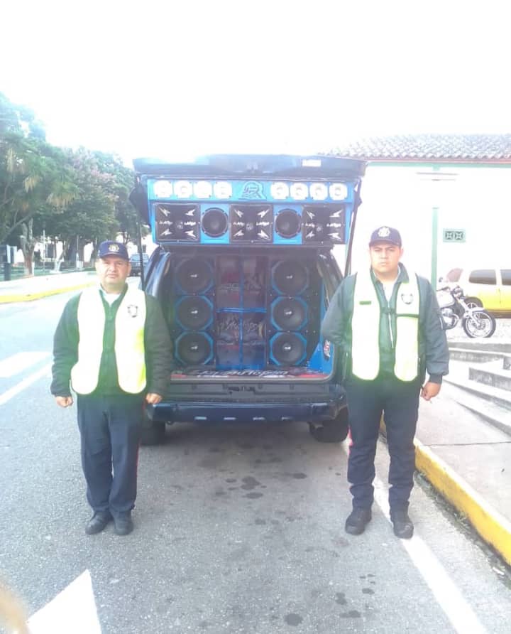 retuvieron un vehículo por contaminación sónica, el alto sonido molestó a la comunidad en Cordero.