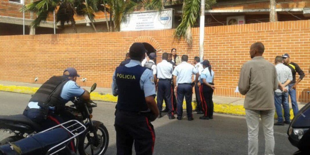 Mujer se lanza de un edificio en Puerto Cabello