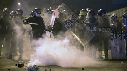 La Defensoría del Pueblo de Perú rebaja a seis la cifra de fallecidos en las protestas