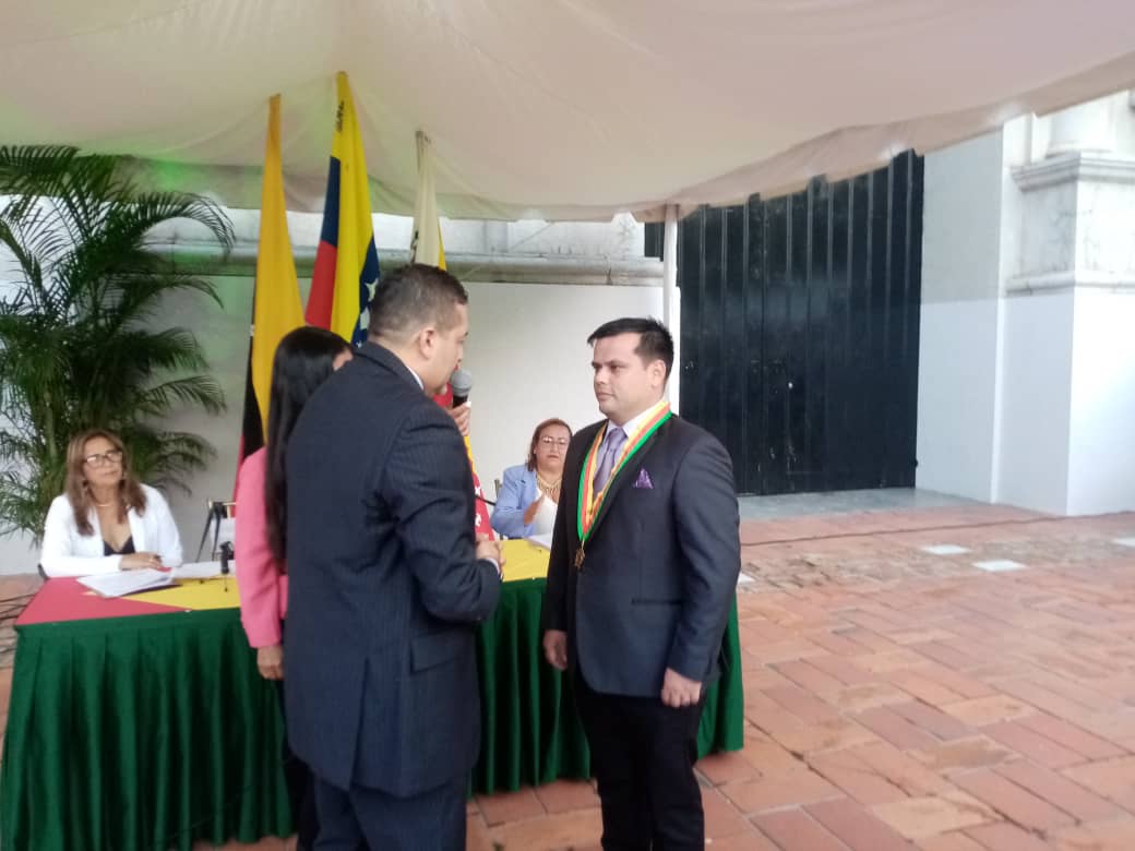 Yeison Useche es juramentado presidente del Concejo Municipal de San Cristóbal