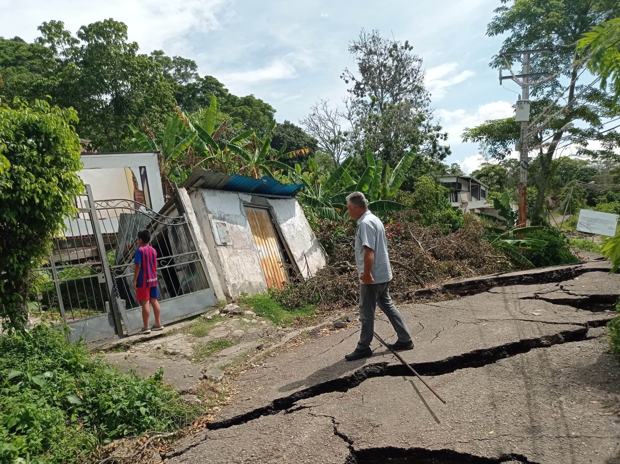 Deslizamientos de terreno en sector El Pueblito del Táchira no dejan dormir a vecinos