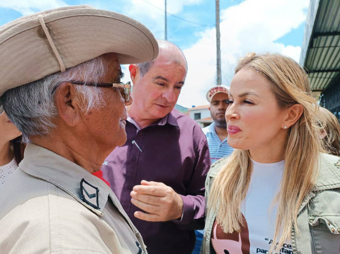 Primera dama del estado Táchira llevó programa social a la Casa  del Adulto  Mayor en Guásimos 