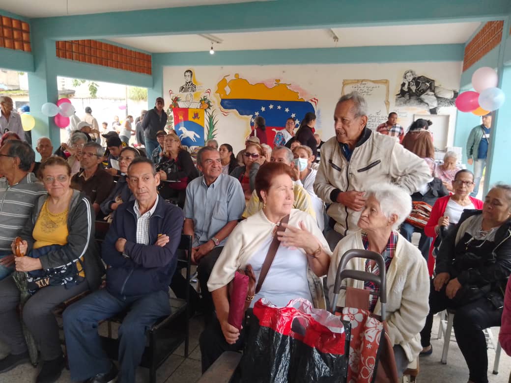 260 Abuelos de Palo Gordo recibieron jornada integral y combos Clap